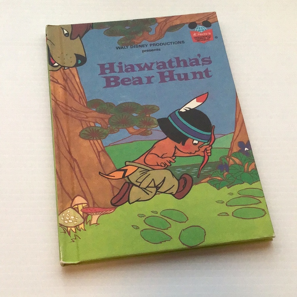 Hiawatha's Bear Hunt vintage kids book Disney's Wonderful World of Reading 1982